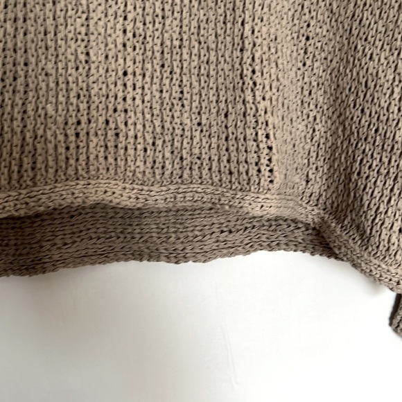 BCBG MAXAZRIA SWEATER - NWOT - Picture 4 of 8